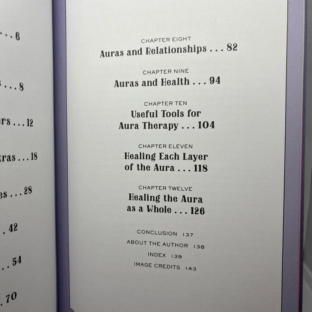 In Focus Auras‎ Your Personal Guide Book with Inch Wall Chart Joylina Goodings